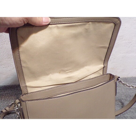 Chaps Lite Brown Magnet Closure w/Gold Accents Purse - Picture 5 of 6